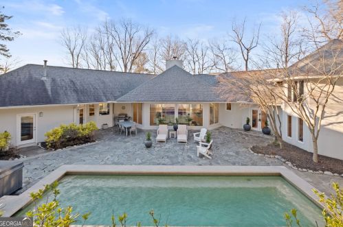 30 Chevaux Ct, Atlanta GA  30342-1944 exterior