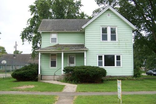 126 Watson St, Wing, IL 61741-9325