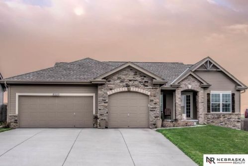 8220 162nd St, Bennington, NE 68007-1928