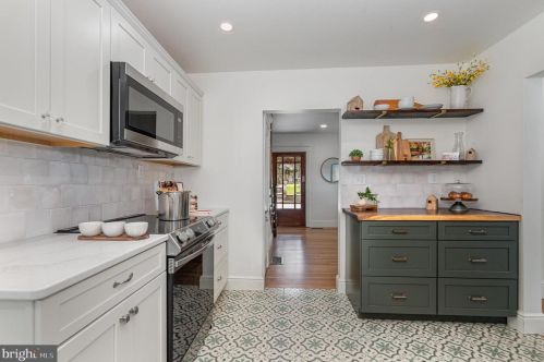 211 York Rd, Carlisle PA  17013-3154 exterior