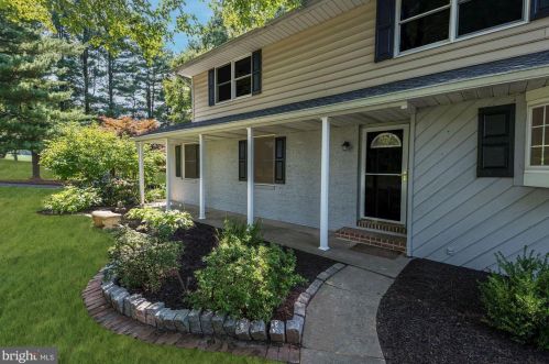 702 Sharps Ct, Fallston, MD 21047-2404