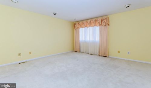 14 Hanover Ct, Princeton NJ  08540-7066 exterior