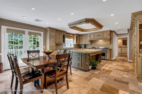 23 Oxford Dr, Tinton Falls NJ 07712-3265 exterior