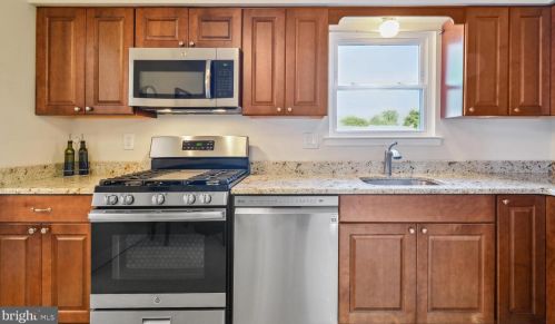 61 Misty Morn Ln, Trenton NJ 08638-1819 exterior