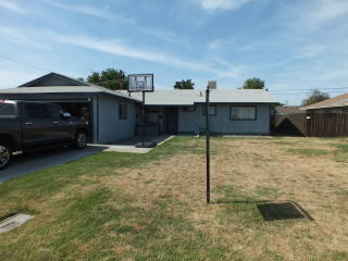 278 Spruce Ave, Lemoore, CA 93245-2051