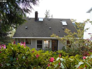 2804 Montgomery Dr, Portland OR  97201-1635 exterior