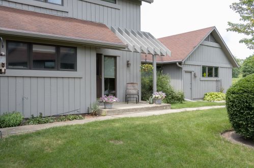 4223 White Ash Rd, Bull Valley, IL 60014-4619
