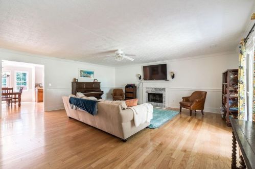 1747 Fox Holw, Lilburn, GA 30047-3309