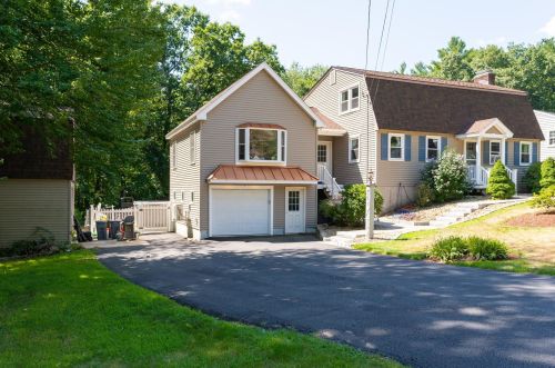 25 Gordon Rd, Derry, NH 03038-4351
