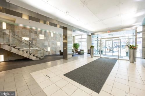 23 23rd St, Philadelphia, PA 19103-3040