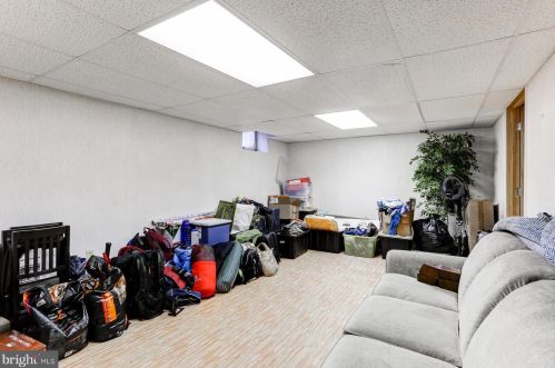 1546 Dunmore Dr, Lancaster PA  17602-1247 exterior