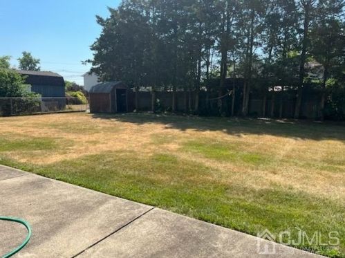 33 Charles Ter, Piscataway, NJ 08854-5338