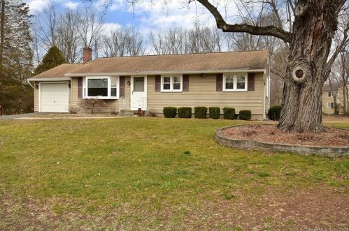 109 Hilton Dr, Wapping, CT 06074-3414