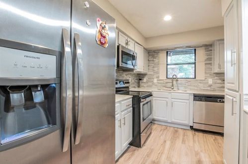 12542 Burninglog Ln, Dallas TX  75243-3230 exterior