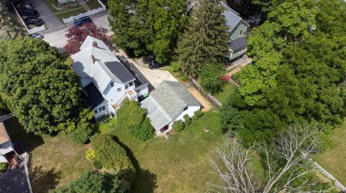 17 Courtland St, Nashua, NH 03064-2134