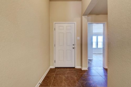 185 Beargrass Dr, Uhland TX  78640-2017 exterior