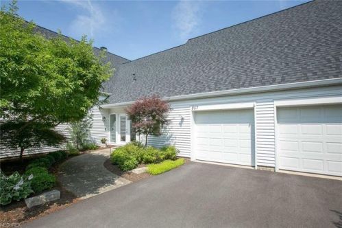 257 Tinkers Trl, Aurora, OH 44202-6509
