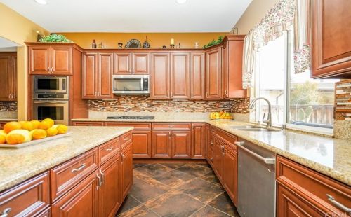 11440 Arizona Ave, Riverside CA  92503-8811 exterior