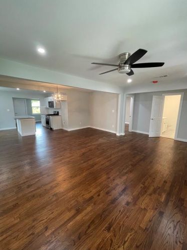 3615 Glenhaven Blvd, Dallas, TX 75211-6057