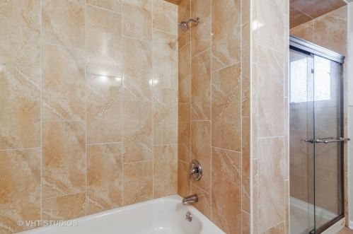 2 Bunting Cir, Lemont IL  60440-1224 exterior