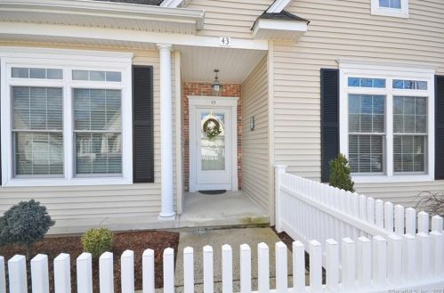43 Wyndemere Ln, Windsor, CT 06095-1179