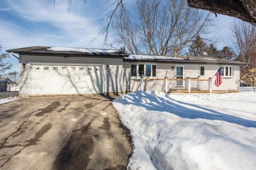404 3rd St, Hayfield, MN 55940-7701