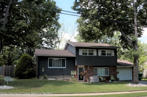 21 California Dr, Jackson Twp, NJ 08527-2141