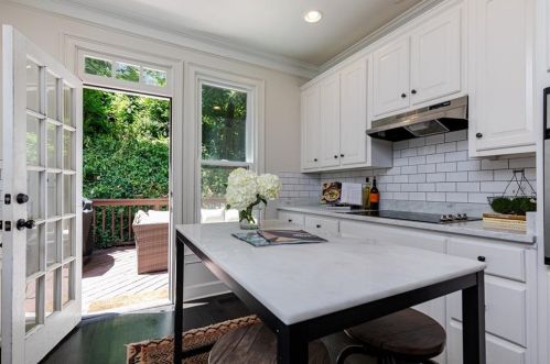 1900 Harper Rd, Atlanta GA  30318-3023 exterior