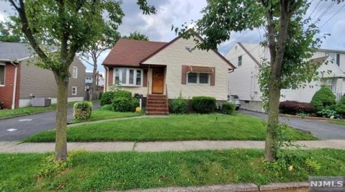 211 Banta Ave, Outwater, NJ 07026-3632