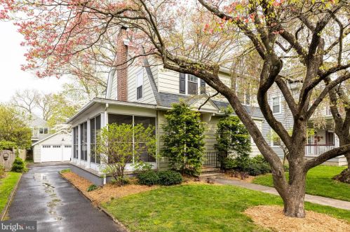 221 Rhoads Ave, Tavistock, NJ 08033-1416