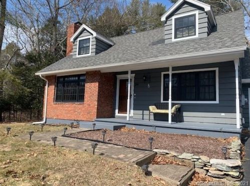 34 Laurel Dr, Killingly, CT 06241-2218