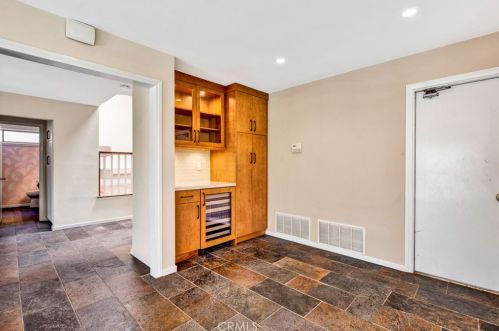 9781 Cathay Cir, Huntington Beach CA  92646-4817 exterior