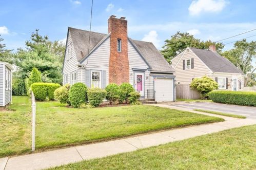 50 Omaha Blvd, Warwick, RI 02889-1613