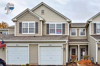 2452 Oneida Ln, Naperville, IL 60563-4048