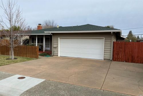581 Azalea Way, Vacaville, CA 95688-4308