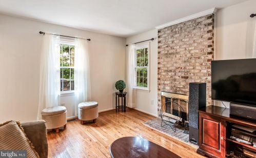 9620 Hillock Ct, Springfield VA  22015-3115 exterior