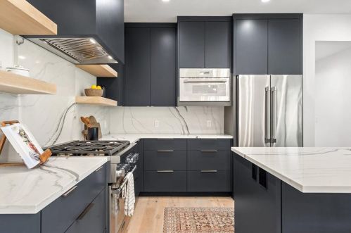 4211 Burney Dr, Austin TX  78731-1207 exterior