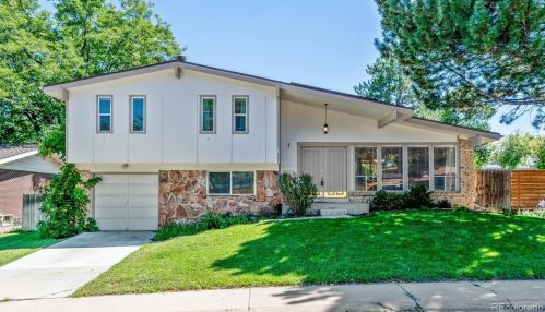 2882 Vincennes Way, Denver, CO 80231-4221