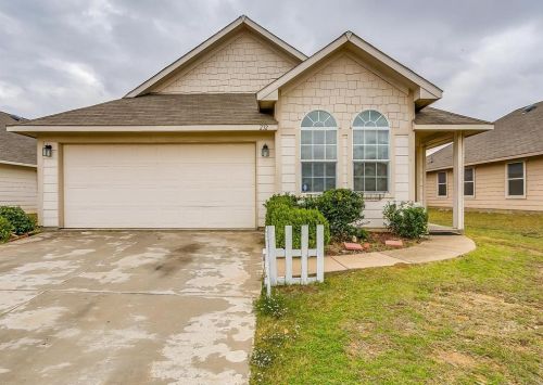 232 Chalk Mountain Dr, Fort Worth, TX 76140-7509