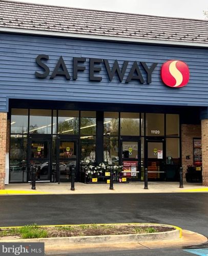 1951 Sagewood Ln, Herndon VA  20191-5409 exterior