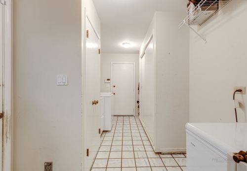 1020 Summit Dr, Bannockburn IL  60015-1823 exterior