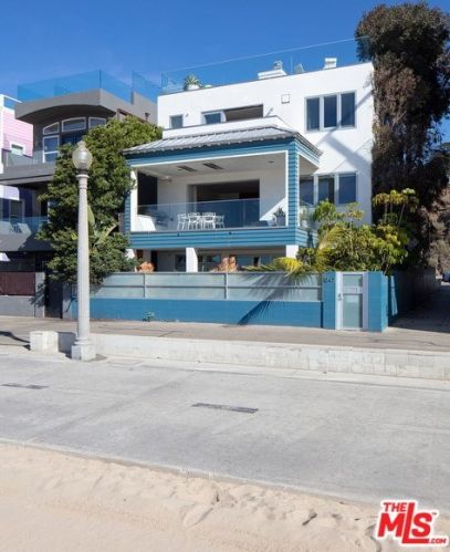 1347 Palisades Beach Rd, Santa Monica, CA 90401-1015