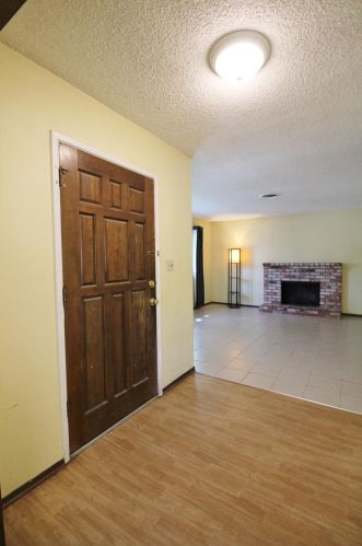 909 Guava Dr, Modesto, CA 95356-1129
