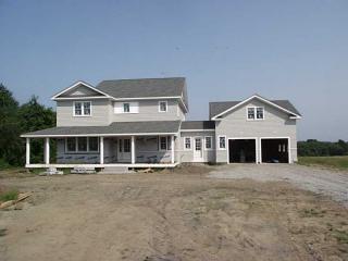 40 Arnold Ave, Jamestown, RI 02835-1052