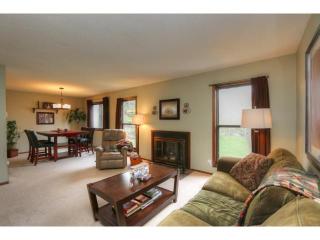 4238 Sylvia Ln, Saint Paul, MN 55126-6430