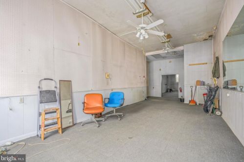 805 8th St, Philadelphia, PA 19147-2820