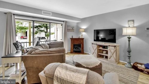 13 Valleybrook Dr, Lancaster PA  17601-4612 exterior