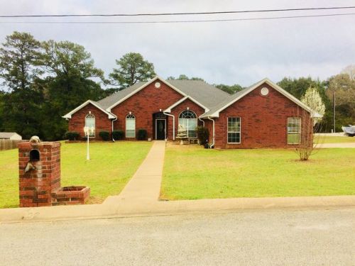102 Nolan St, Griffin, TX 75789-4512
