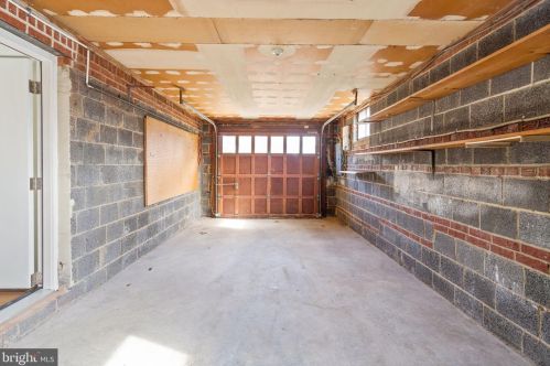 5217 Ravensworth Rd, Springfield VA  22151-2510 exterior