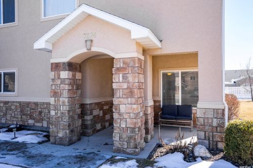 7384 Brittany Town Dr, Taylorsville UT 84084-4609 exterior